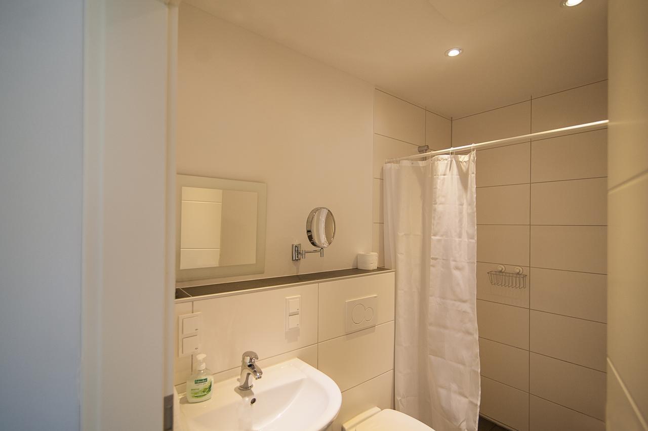 Eningen unter Achalm Hotel Apartment Am Arbach חדר תמונה
