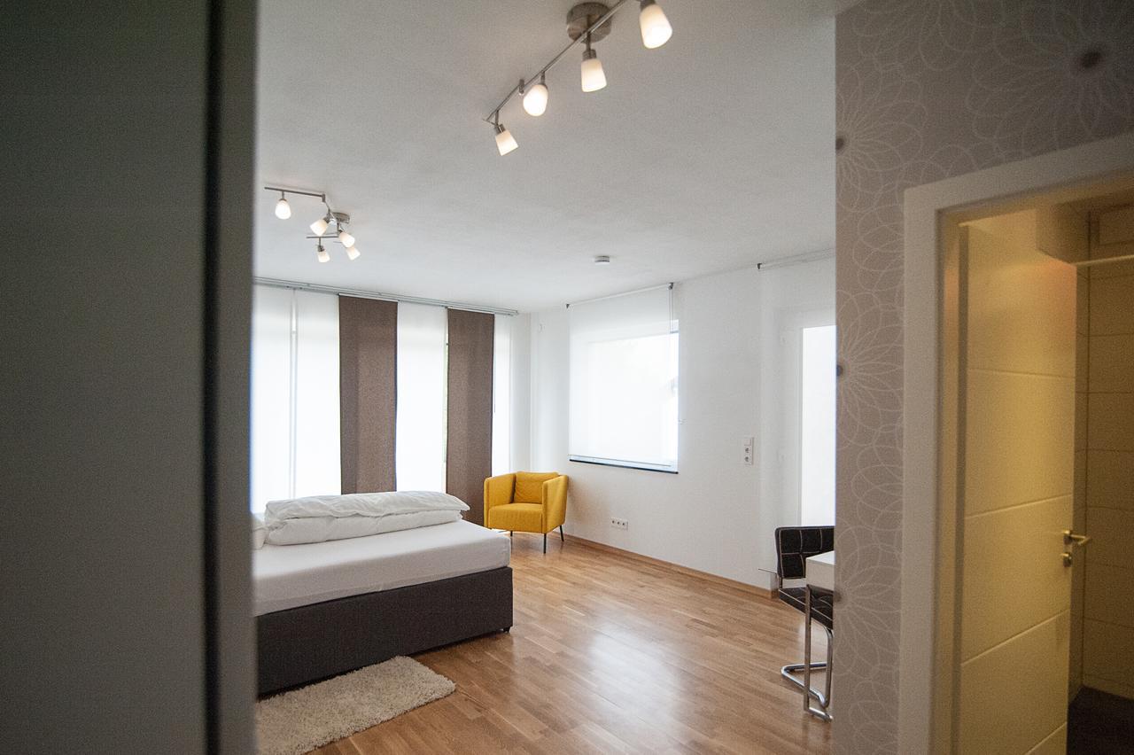 Eningen unter Achalm Hotel Apartment Am Arbach חדר תמונה